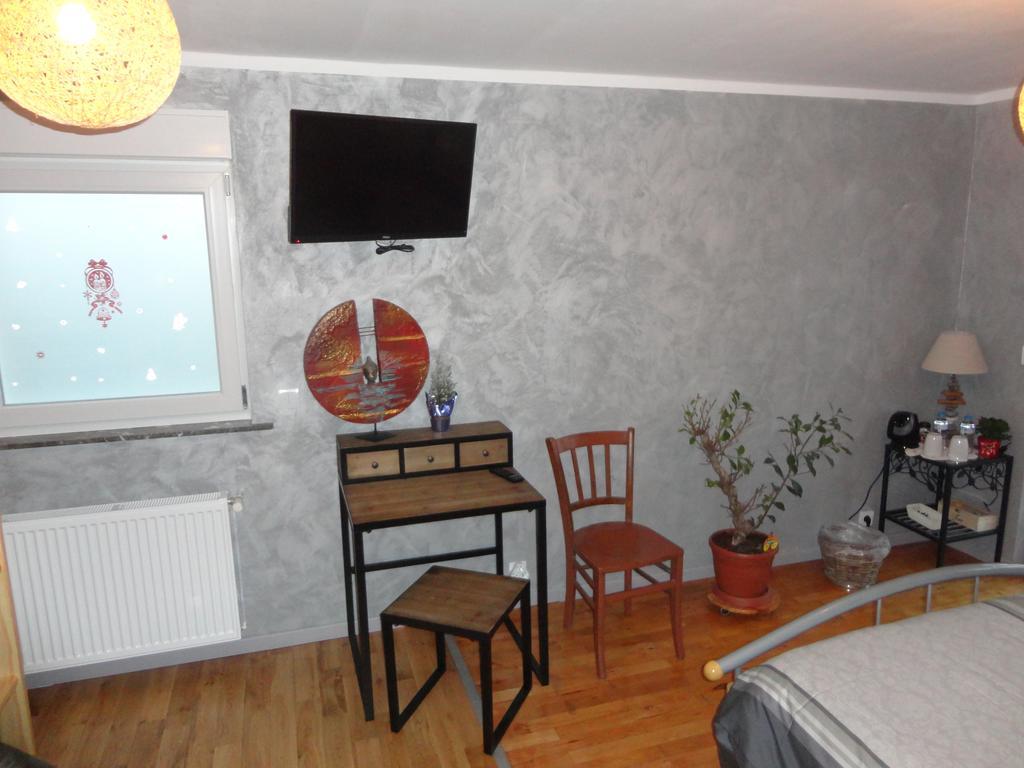 Bed and Breakfast Chez Jpzen Nowicki Freyming-Merlebach Номер фото